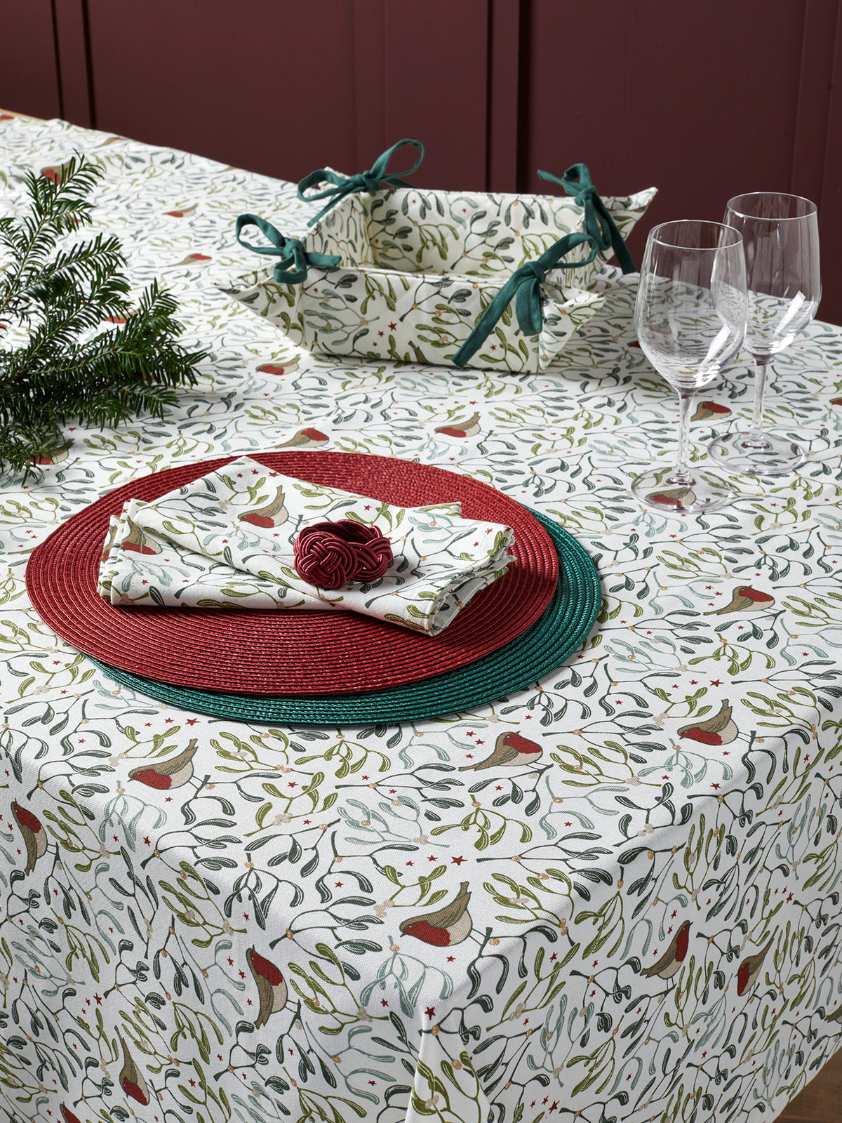 Robin & Mistletoe Christmas Napkin Set