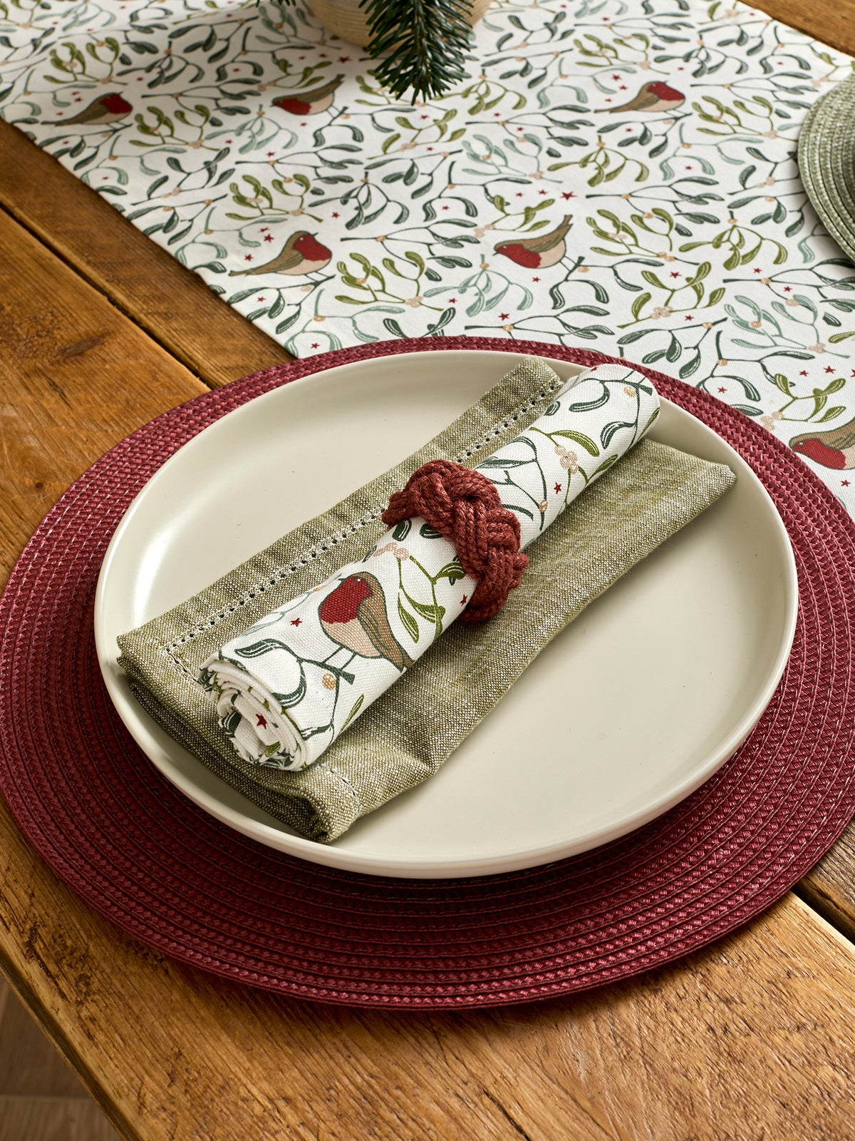 Robin & Mistletoe Christmas Tablecloth