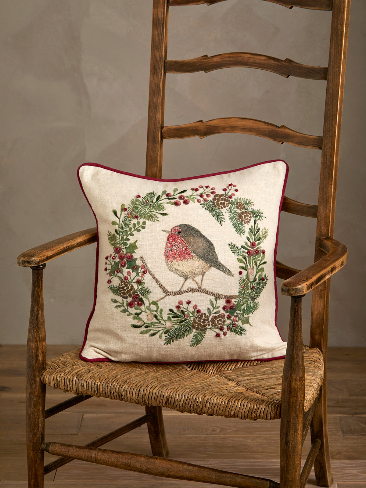 Robin & Wreath Decorative Cushion