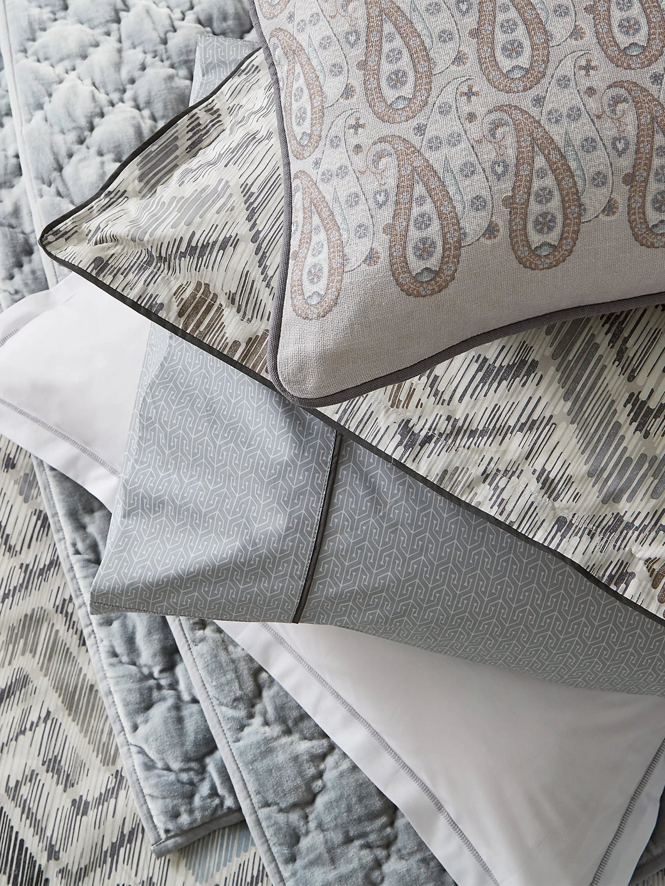 Danza Standard Pillowcase Pair Neutral