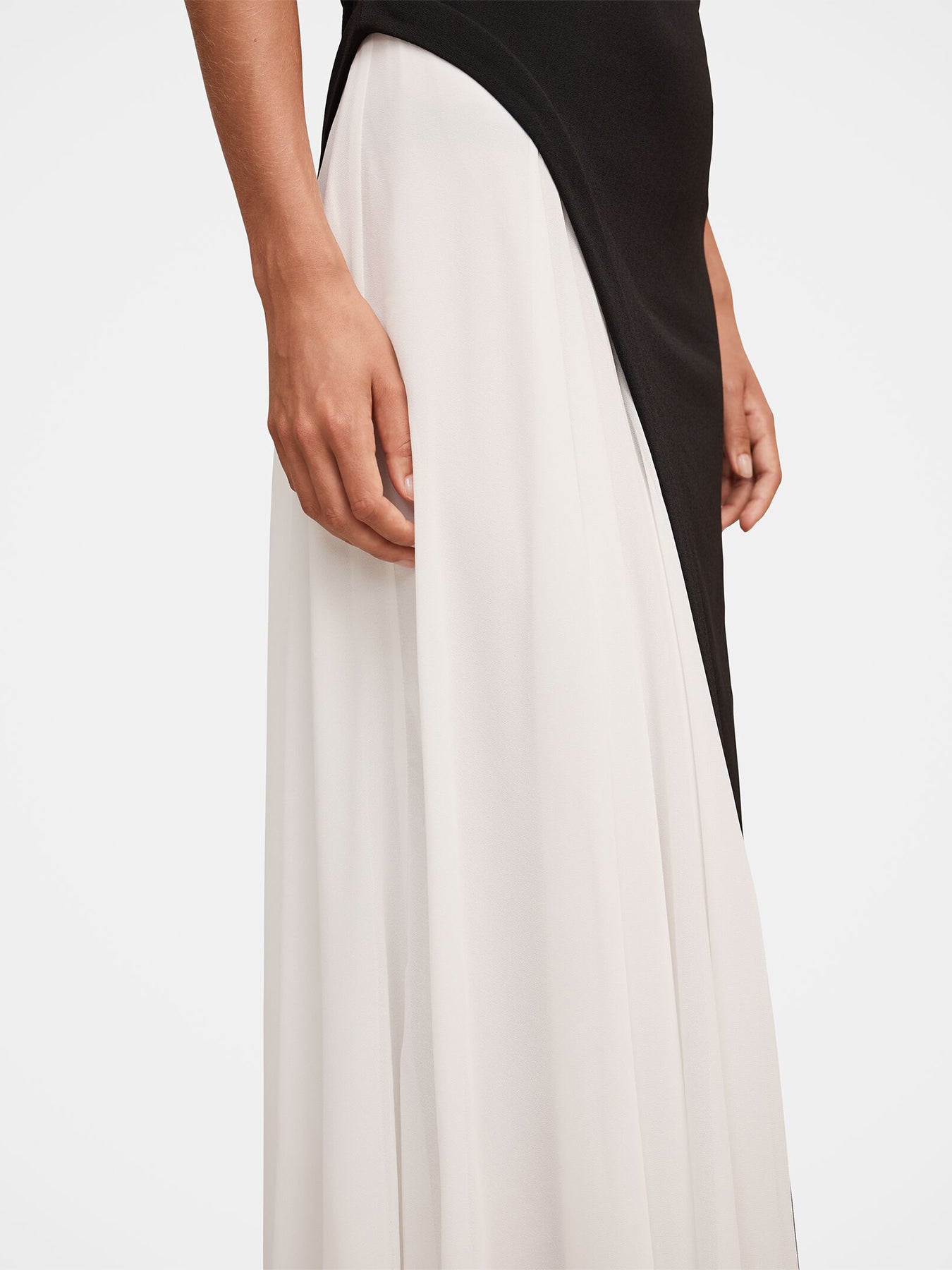 Camille Off Shoulder Contrast Maxi Dress Black