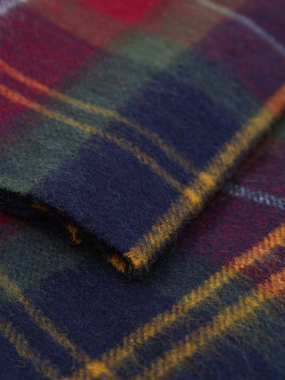 Lambswool & Cashmere Tartan Scarf - Winterberry Tartan