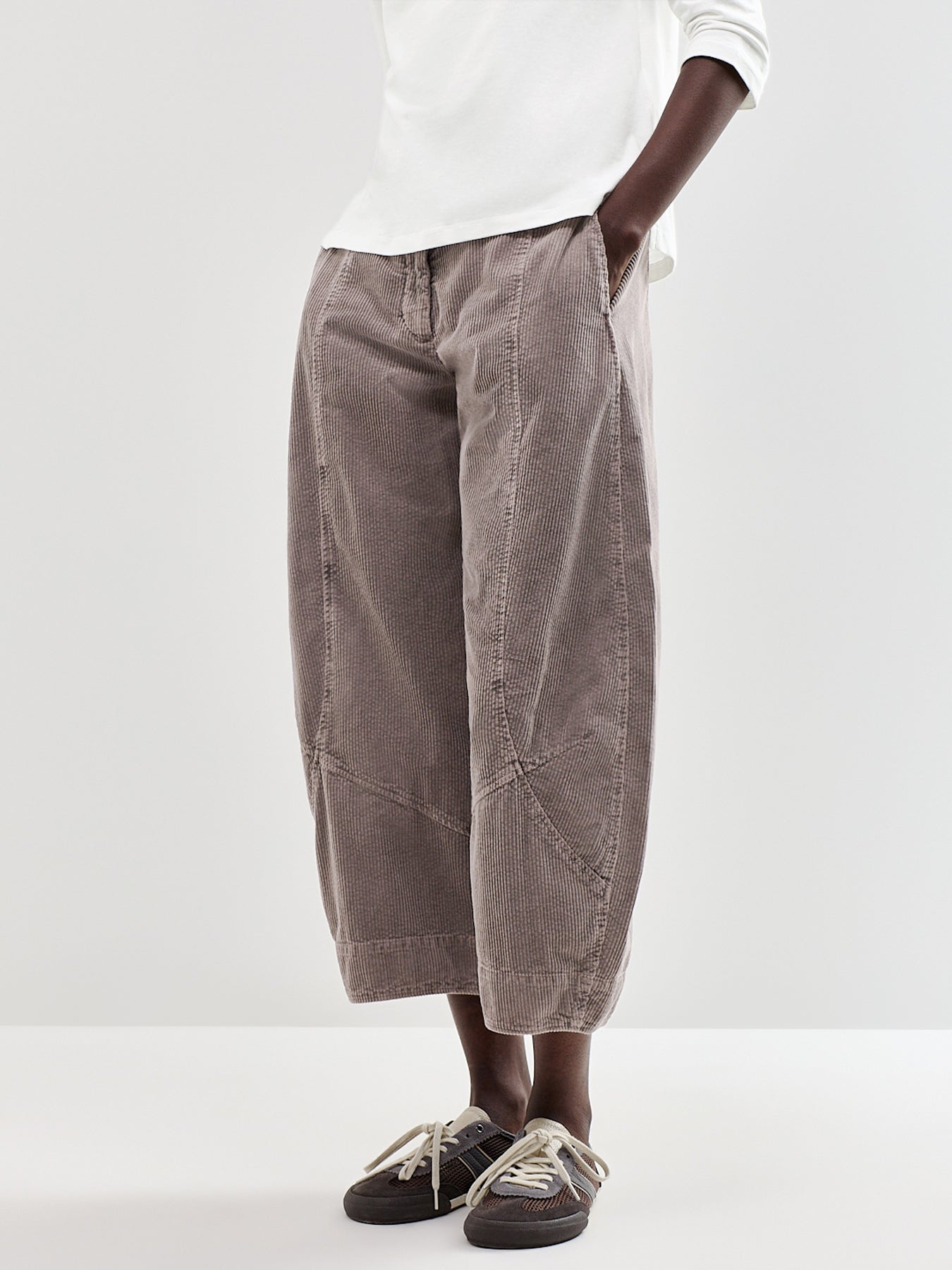 Cropped Jumbo Cord Barrel-Leg Trousers