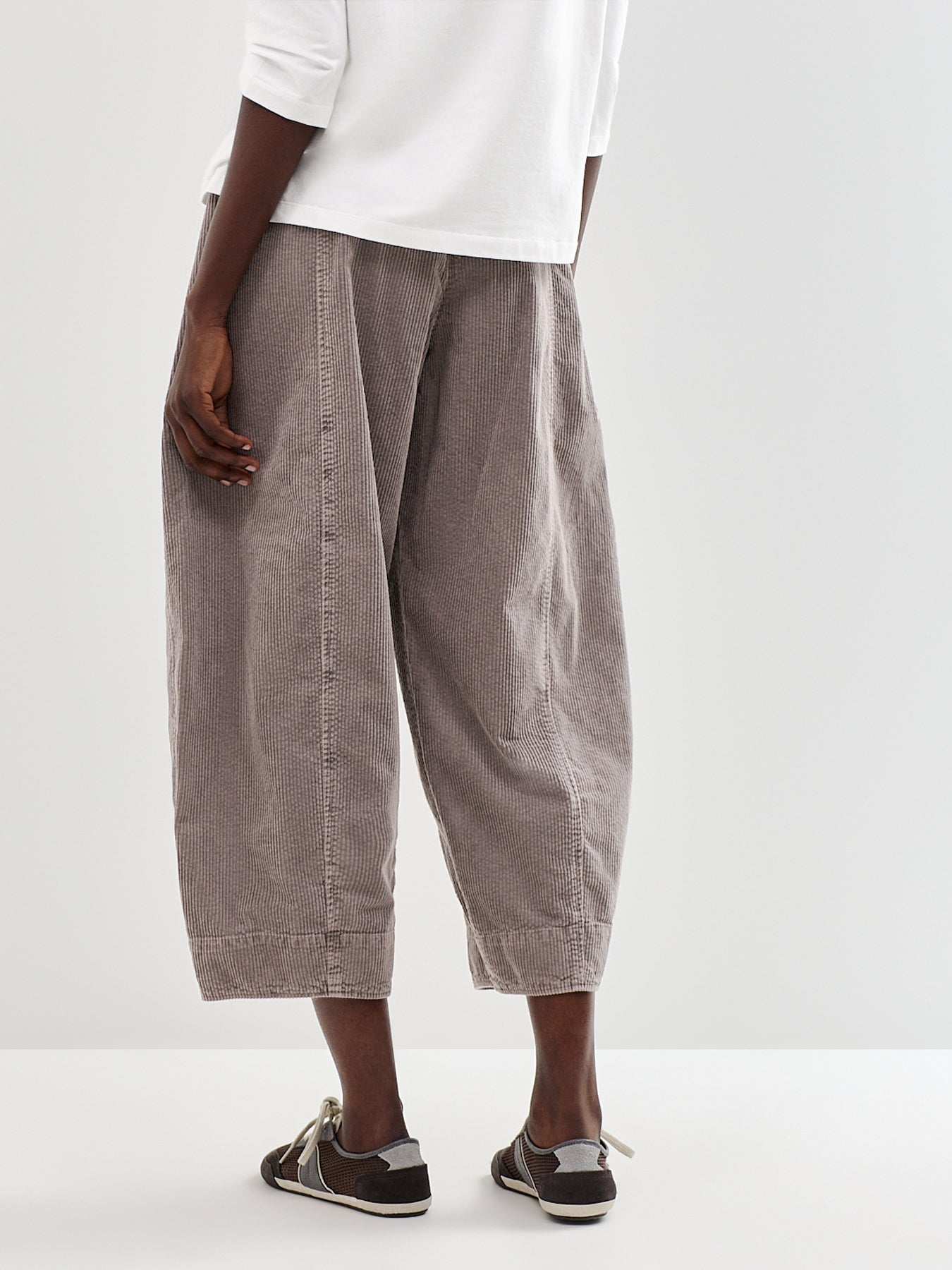 Cropped Jumbo Cord Barrel-Leg Trousers