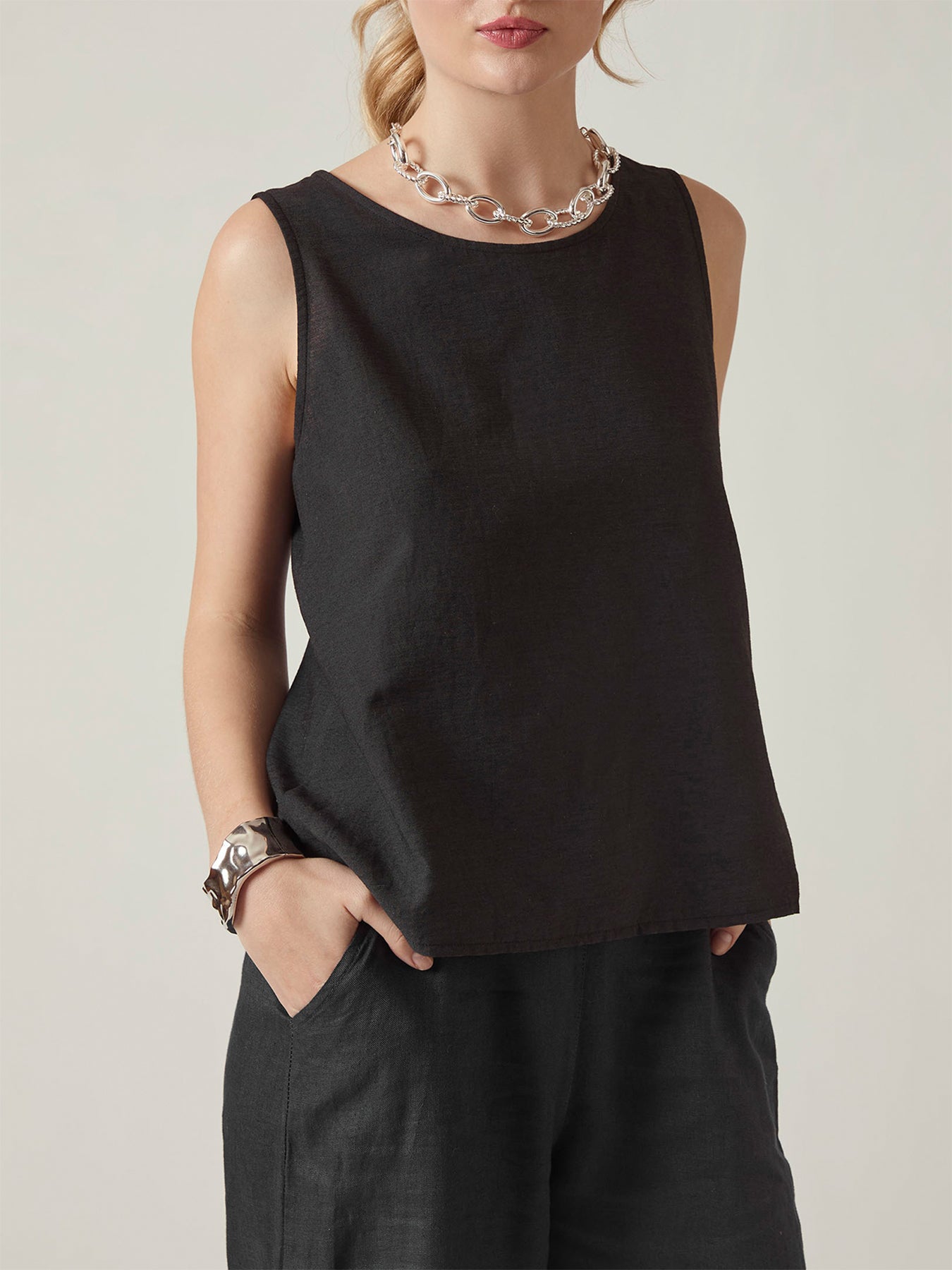 Holiday Linen Blend Top Black