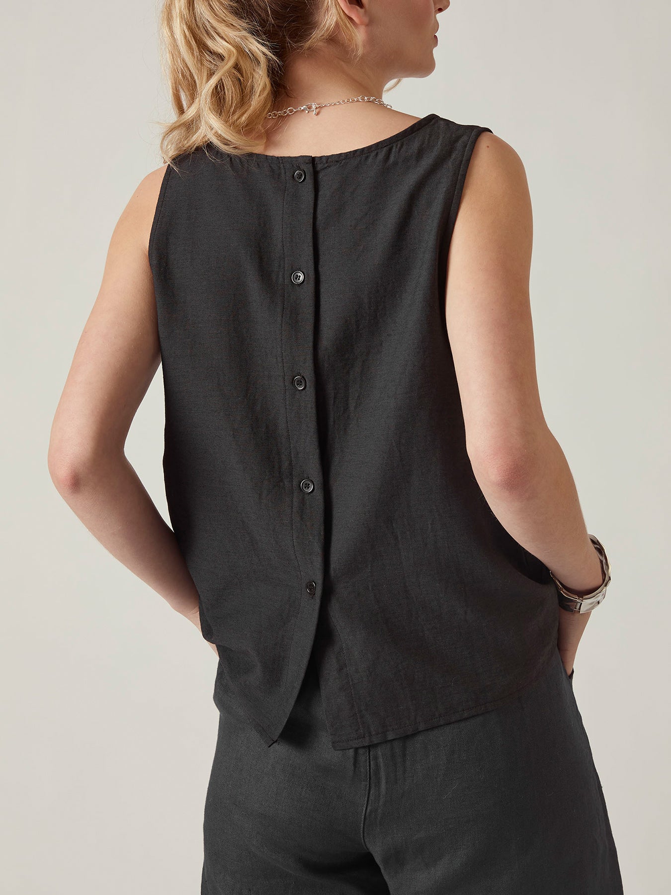 Holiday Linen Blend Top Black