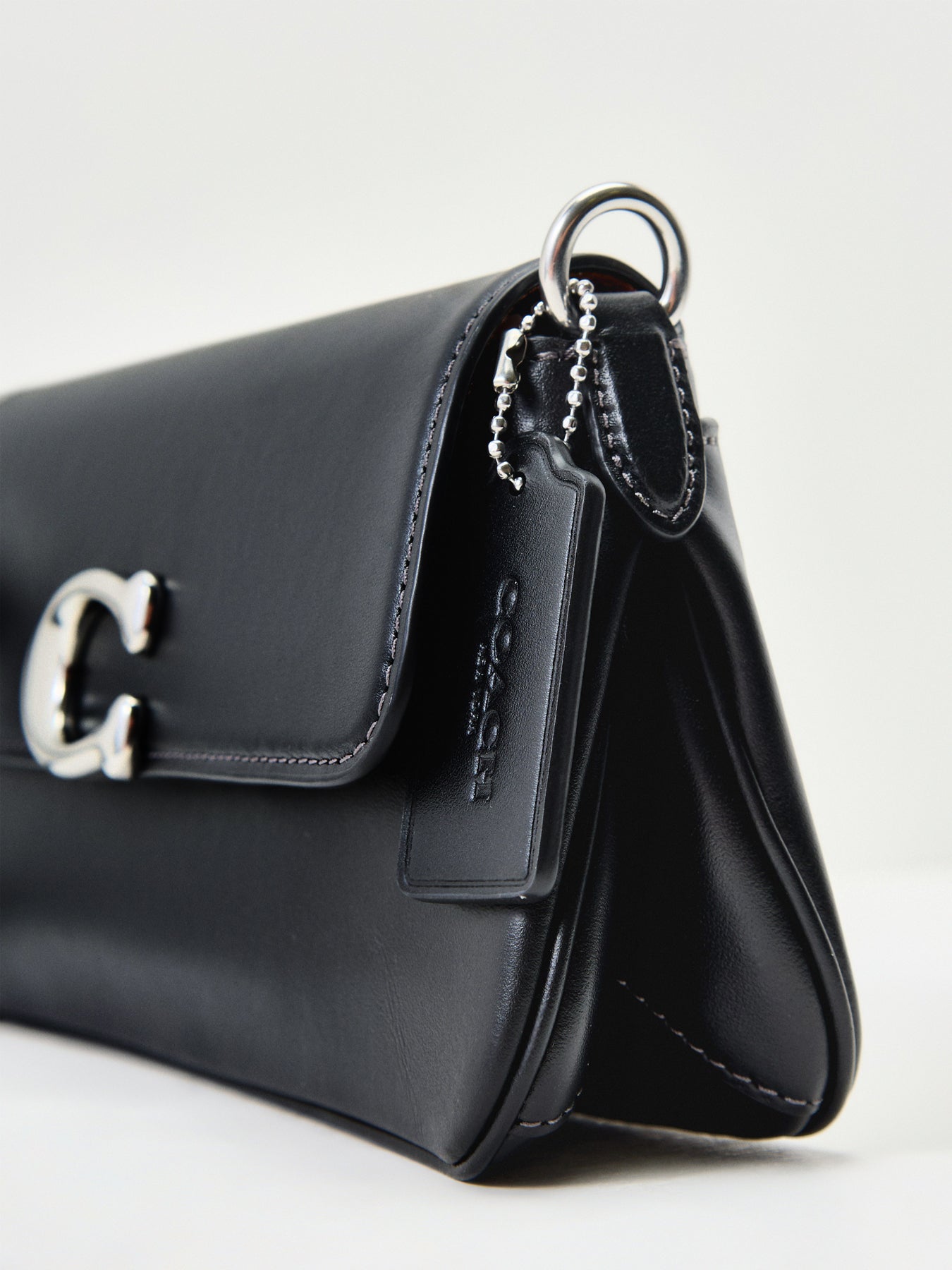 Refined Calf Leather Jet Shoulder Bag - Black