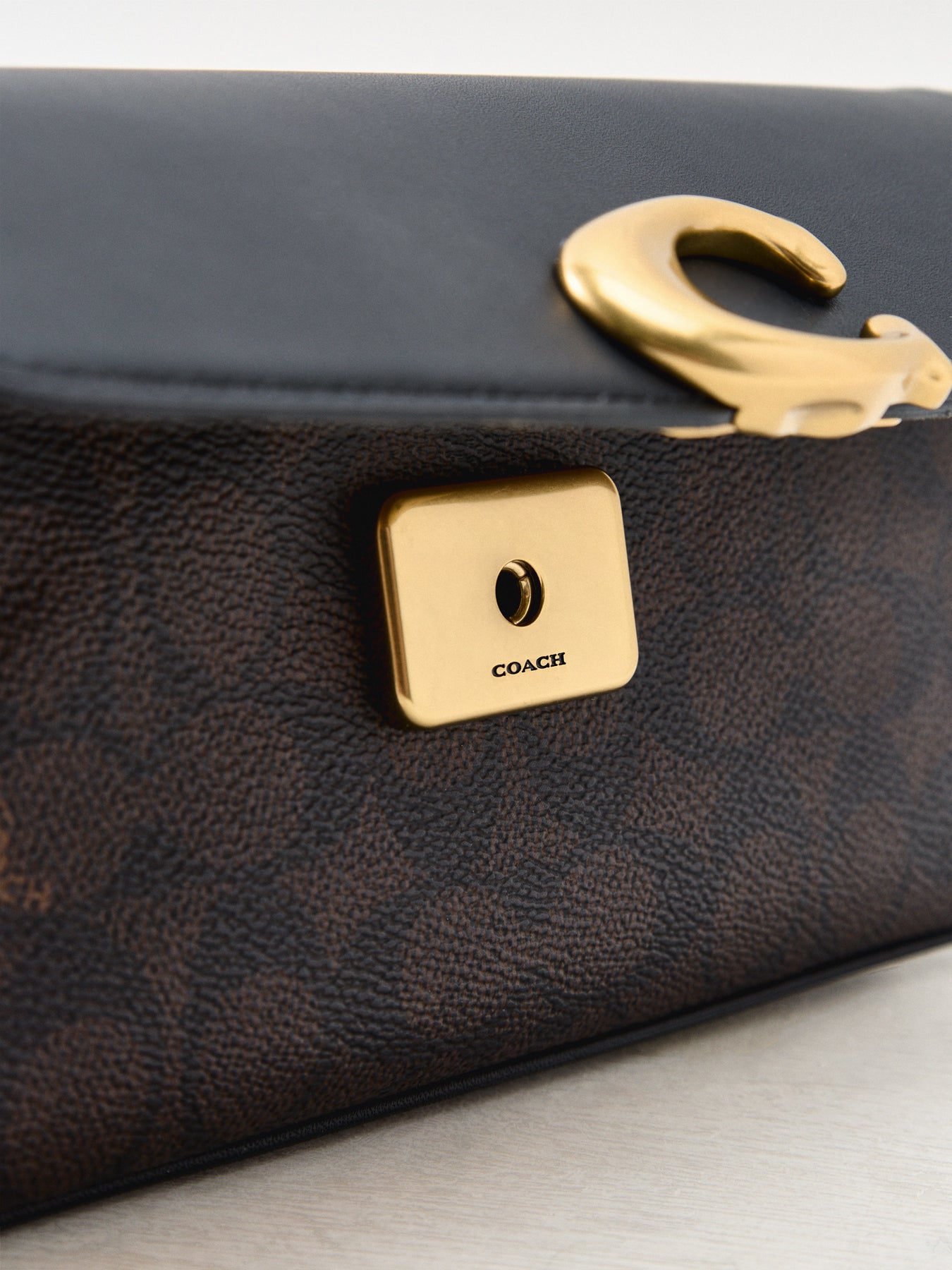 Signature Leather Jet Shoulder Bag - Walnut Black