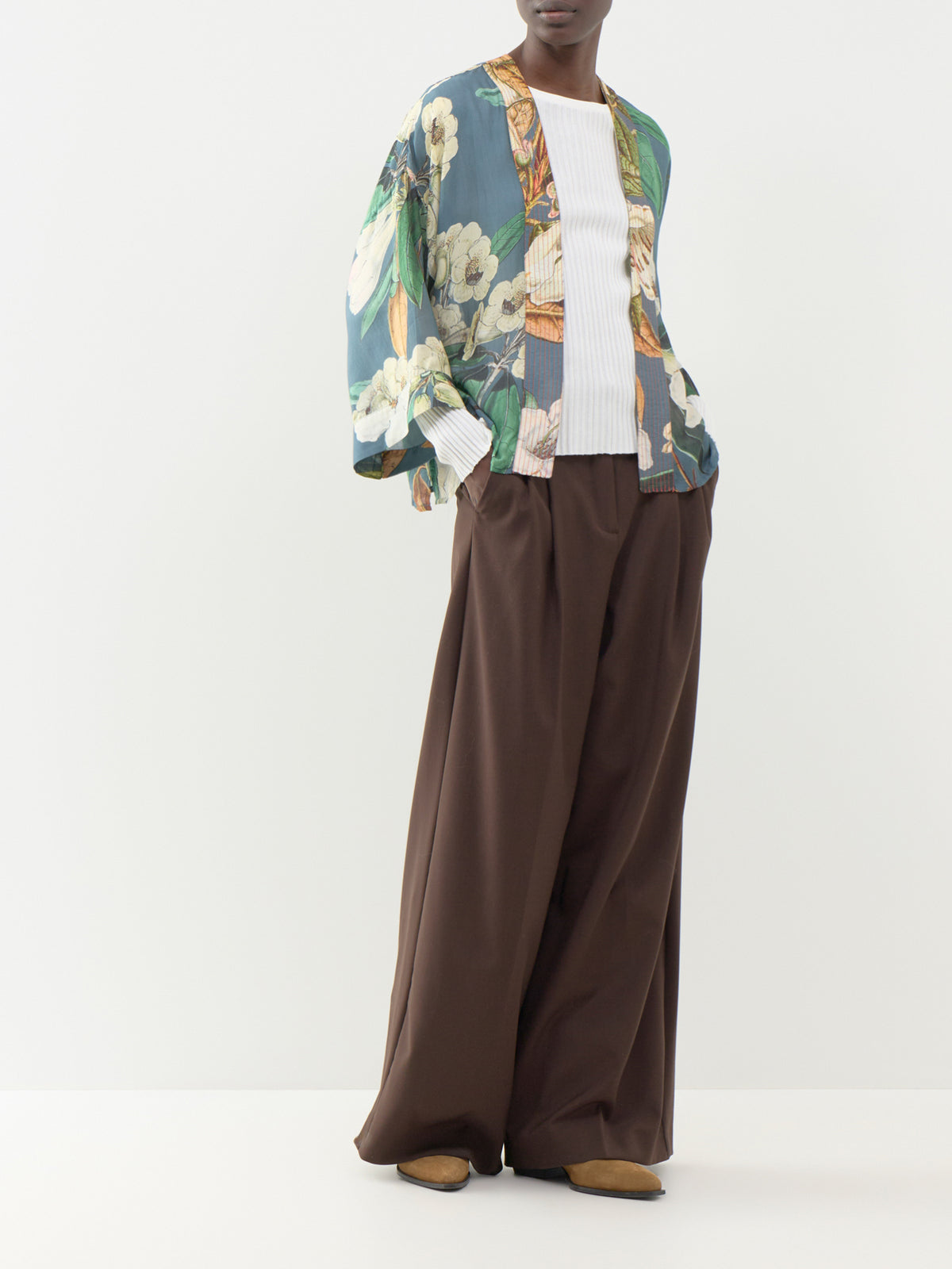 Rhodoleia Short Kimono