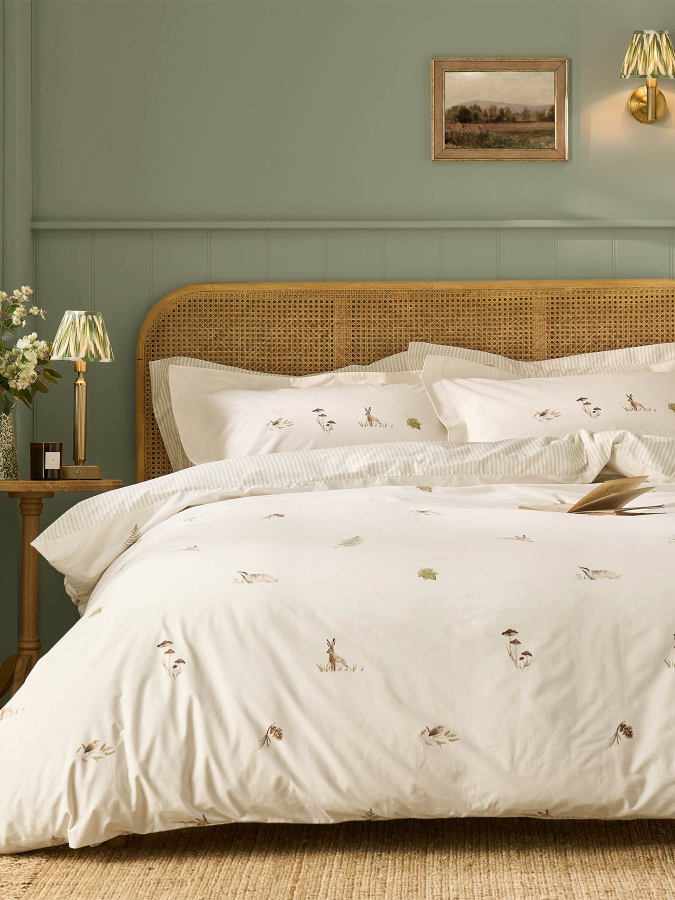 Autumn Foraging Oxford Pillowcase Pair