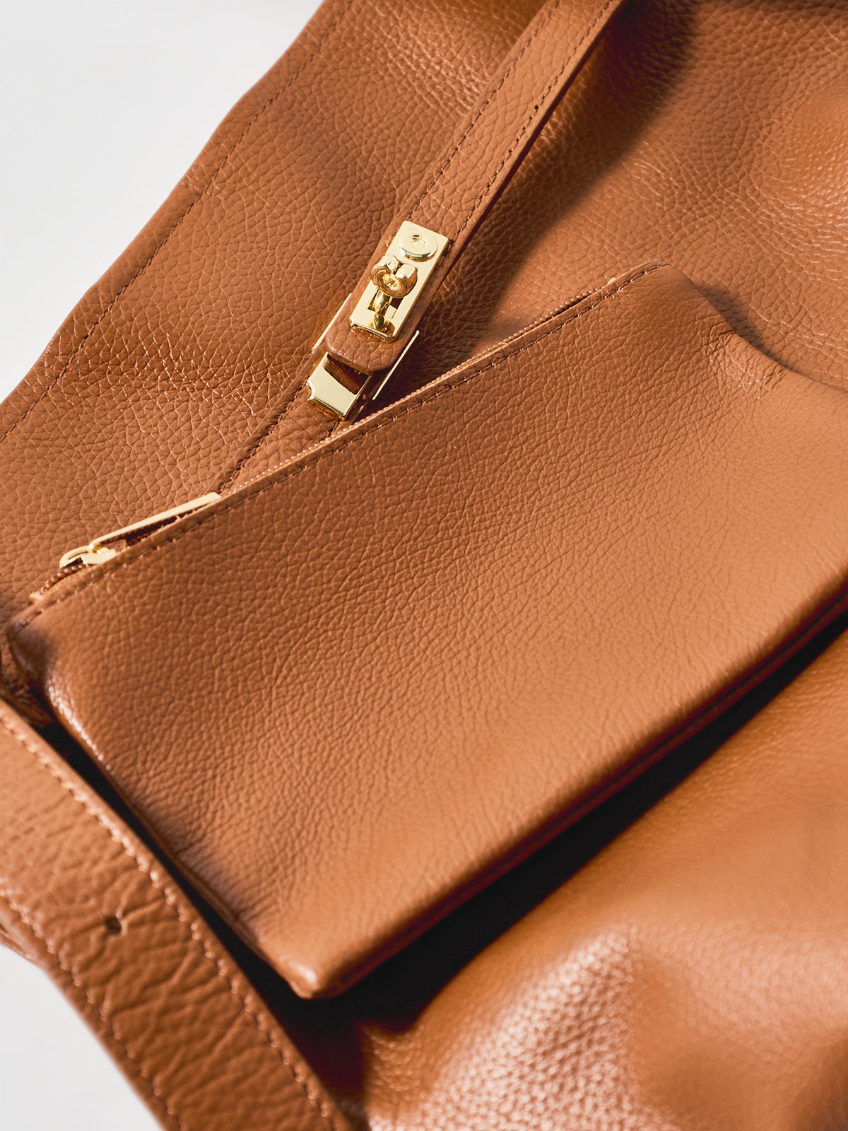 Darcie Lock Leather Shoulder Bag - Dark Tan