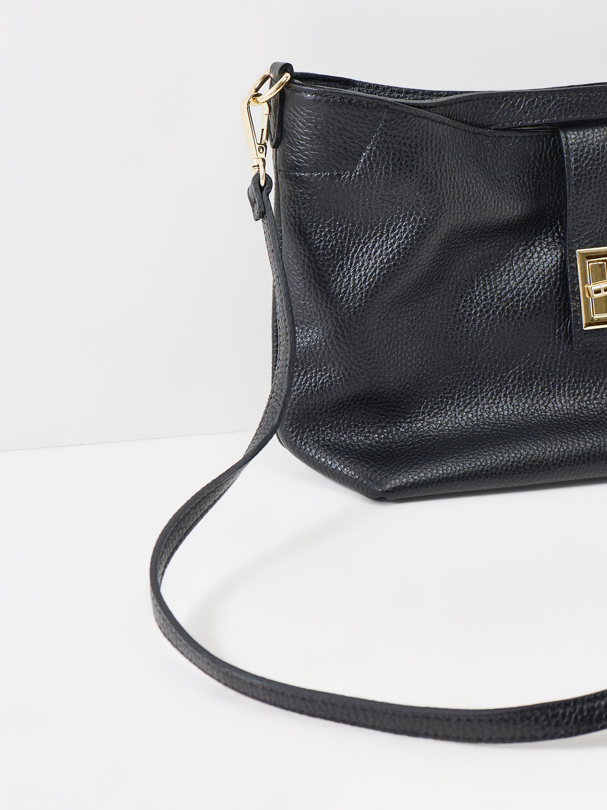 Clarity Medium Leather Shoulder Bag - Black