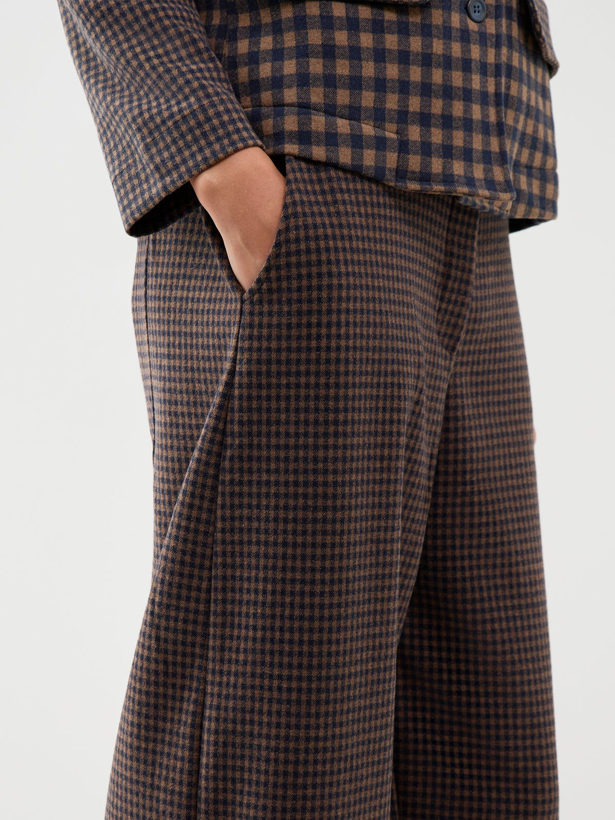 Cotton Blend Barrel-Leg Check Trousers - Navy & Coffee