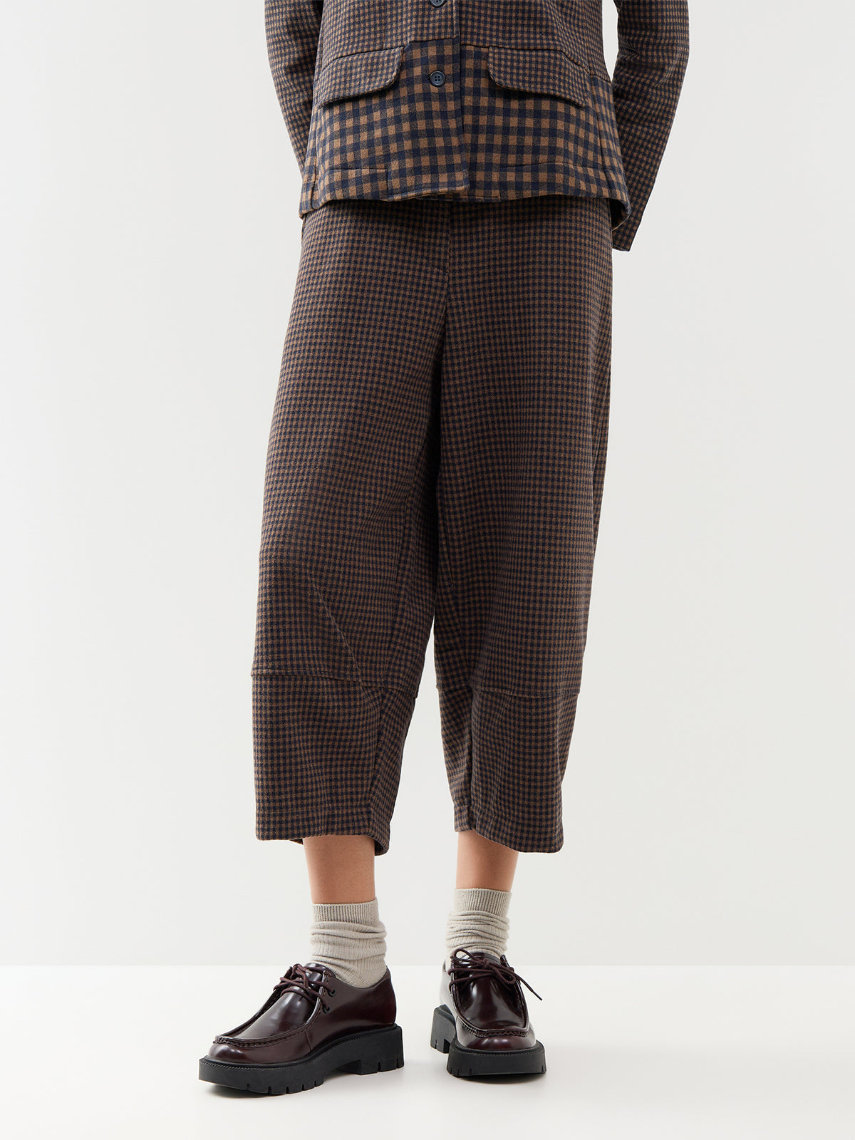 Cotton Blend Barrel-Leg Check Trousers - Navy & Coffee