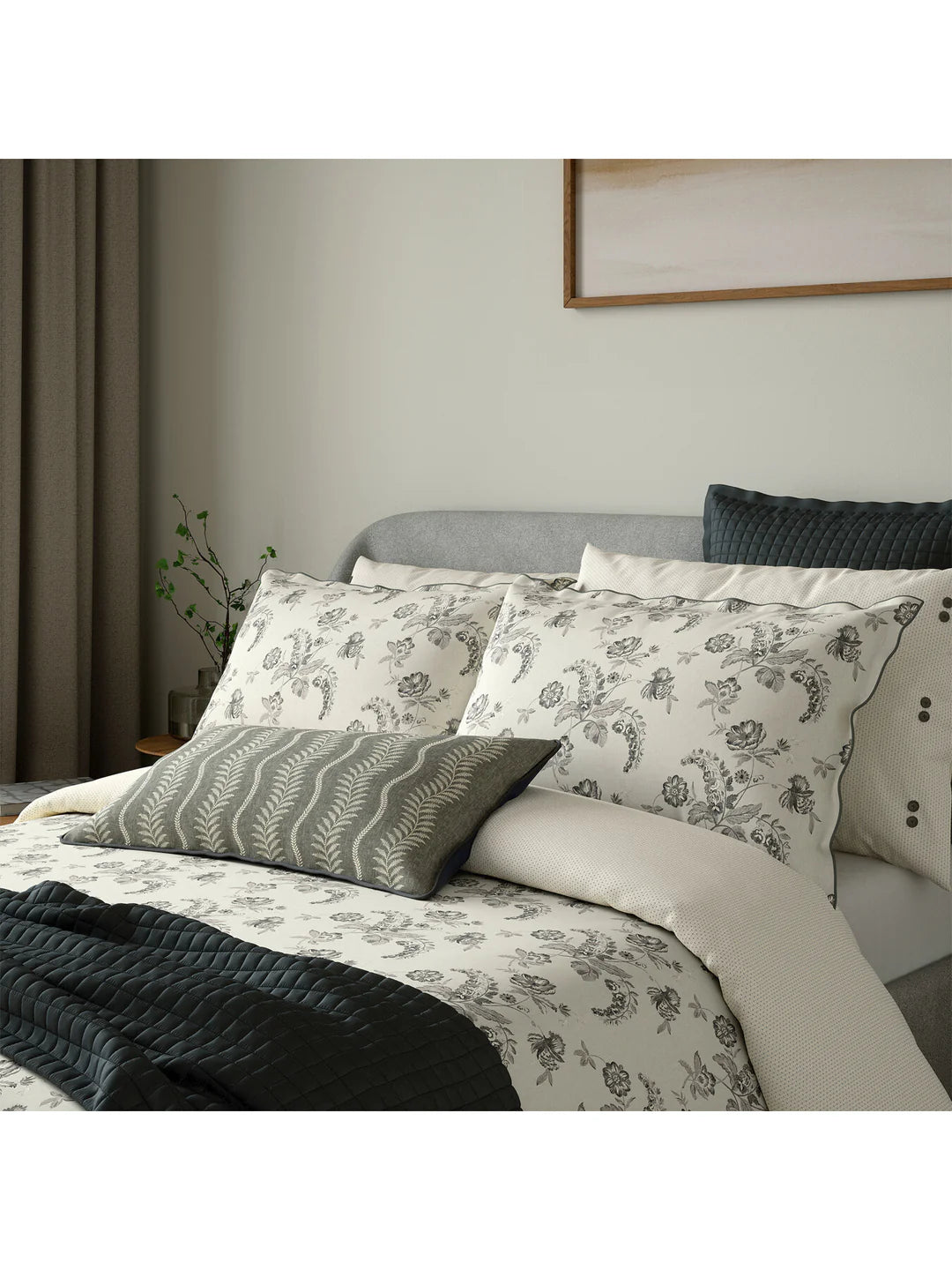 Ariane Collection with Matching Pillowcase