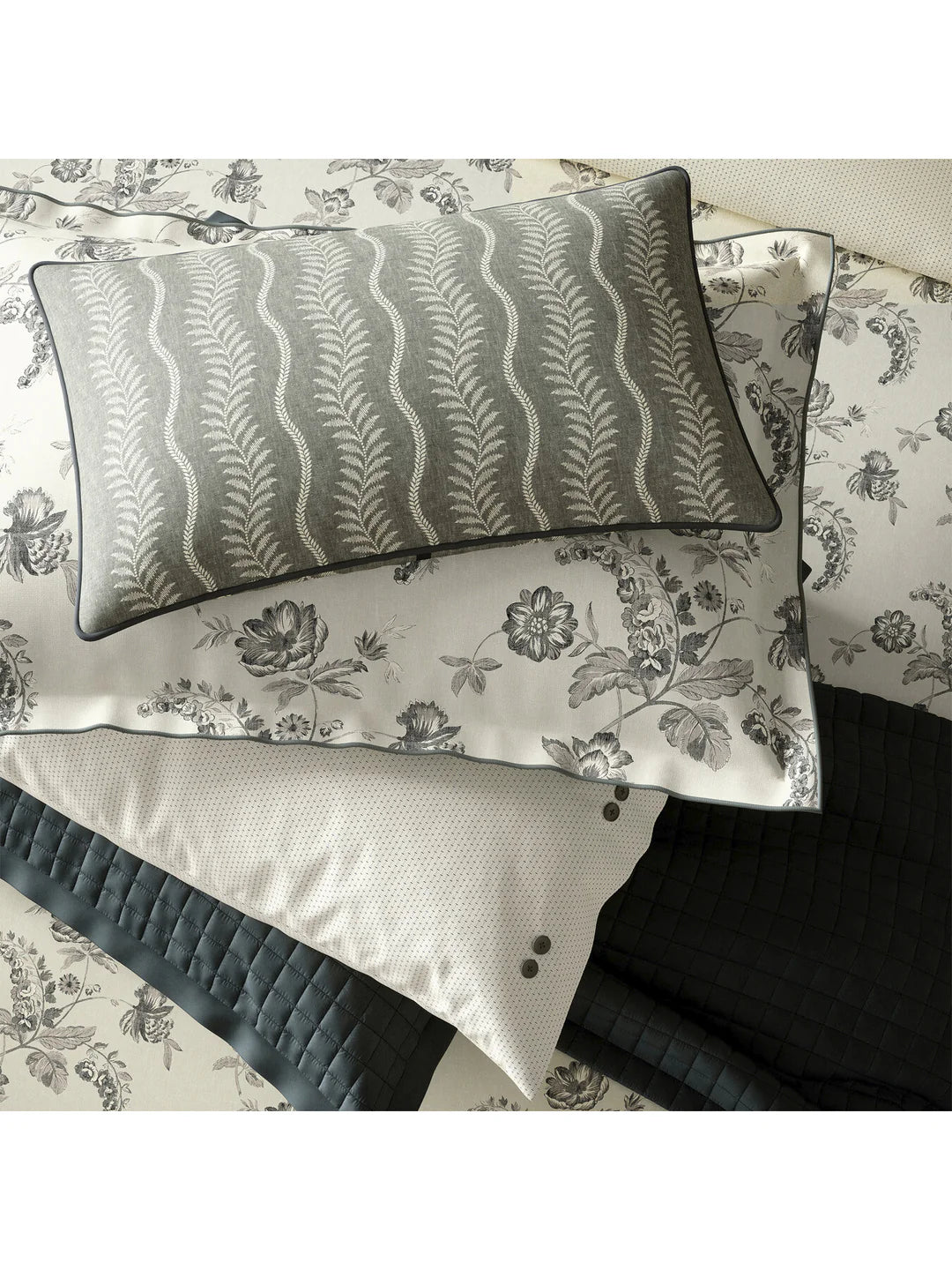 Ariane Collection with Matching Pillowcase