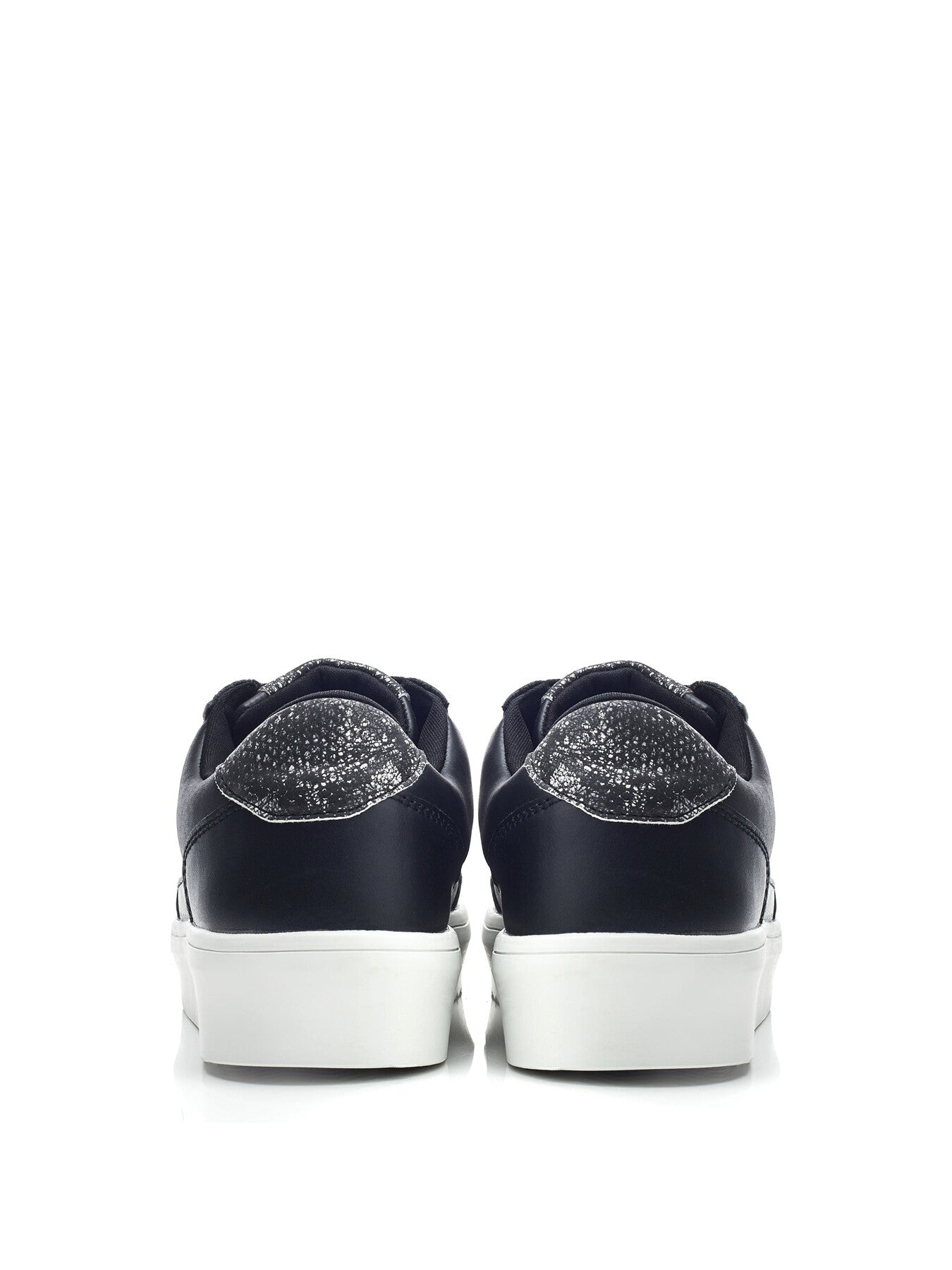 B.Jessie Leather Trainers