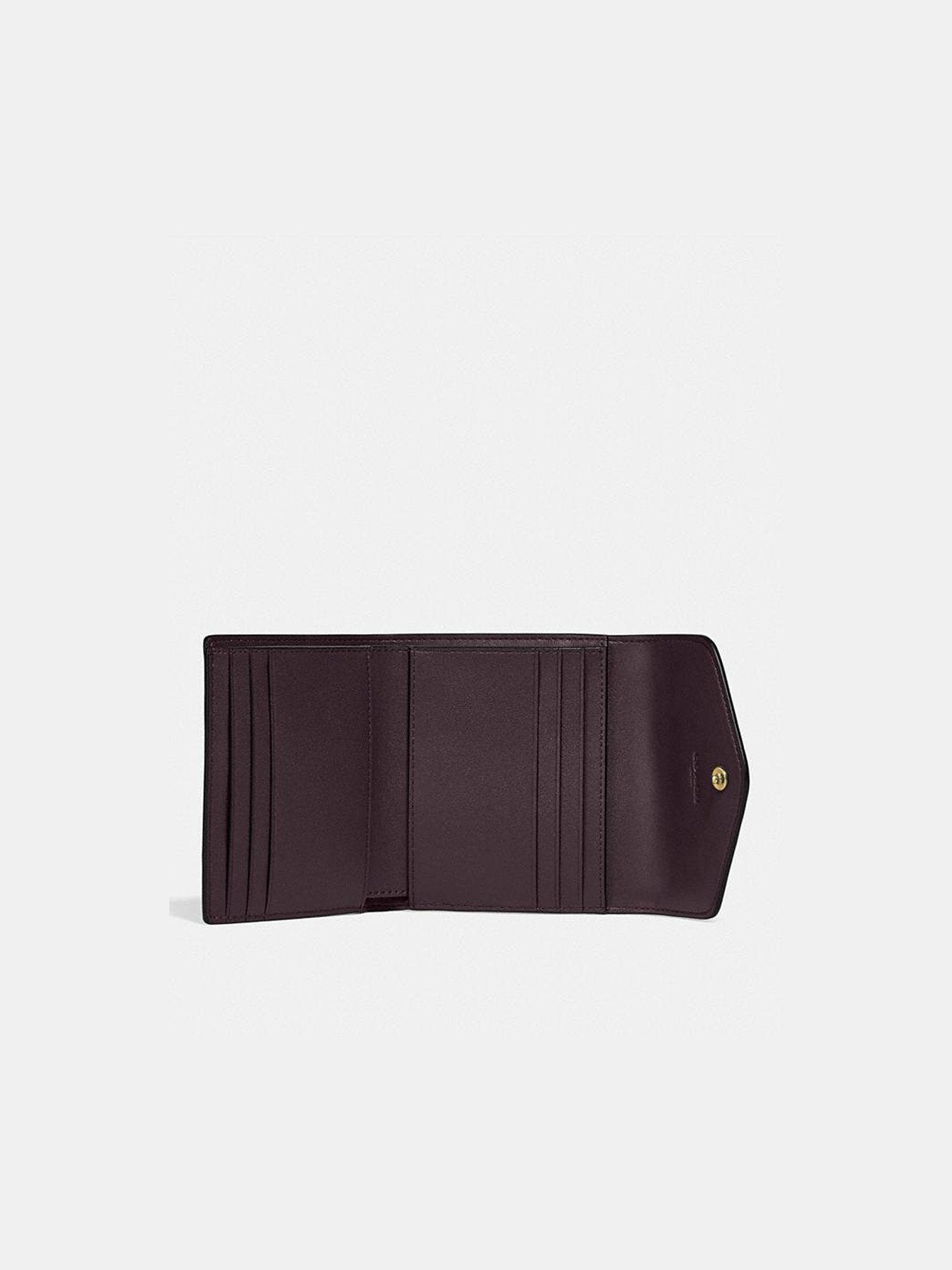 Wyn Small Wallet Black