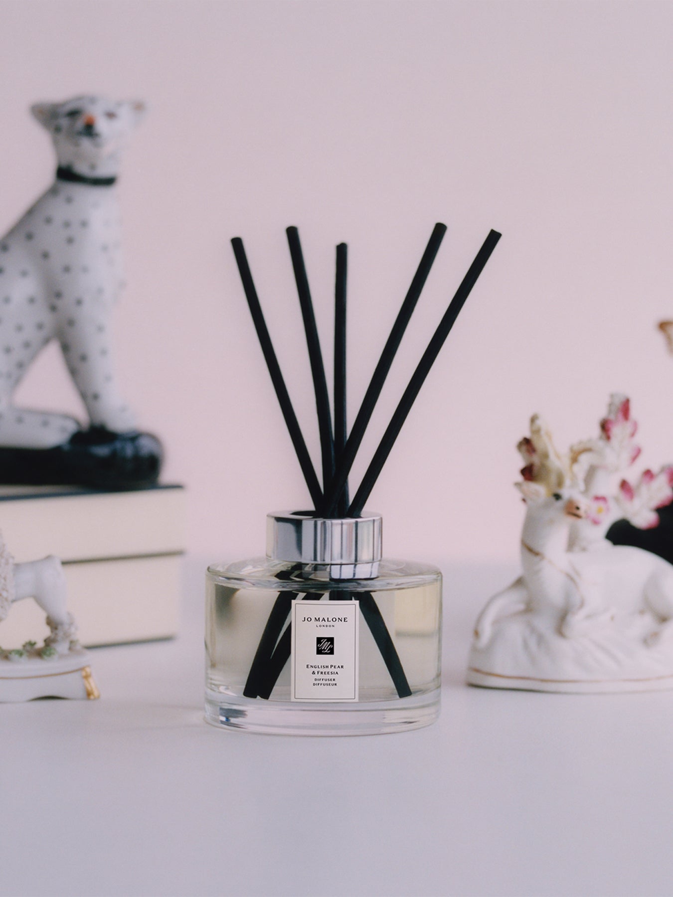 English Pear & Freesia Diffuser Refill