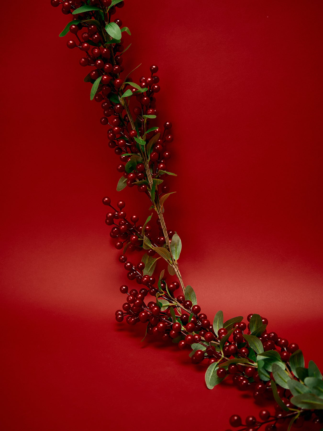 Red Berry With Green Foliage Christmas Garland 130cm