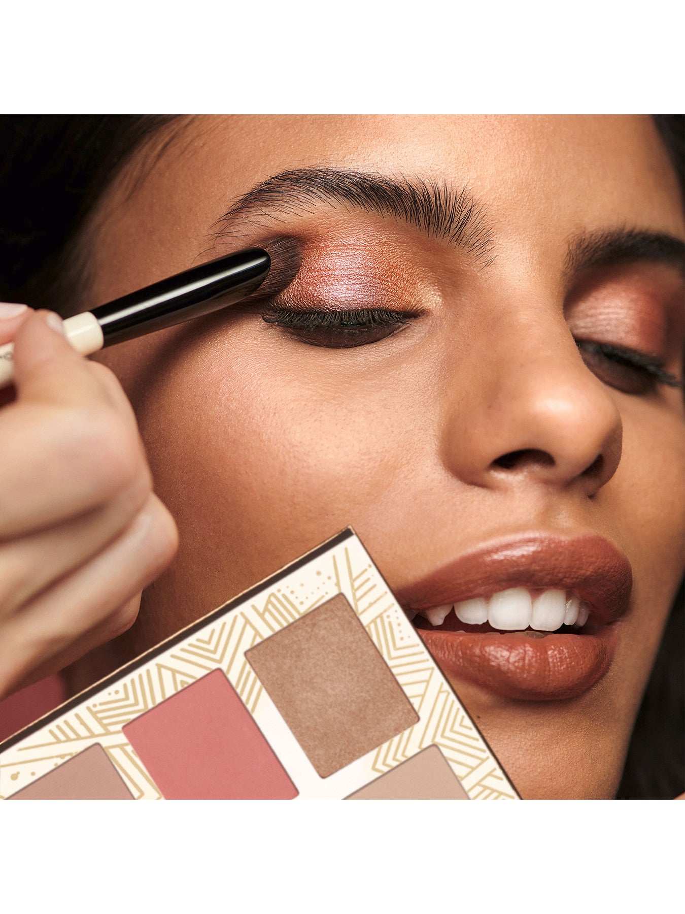 Dual-Ended Full Coverage Eye Brush