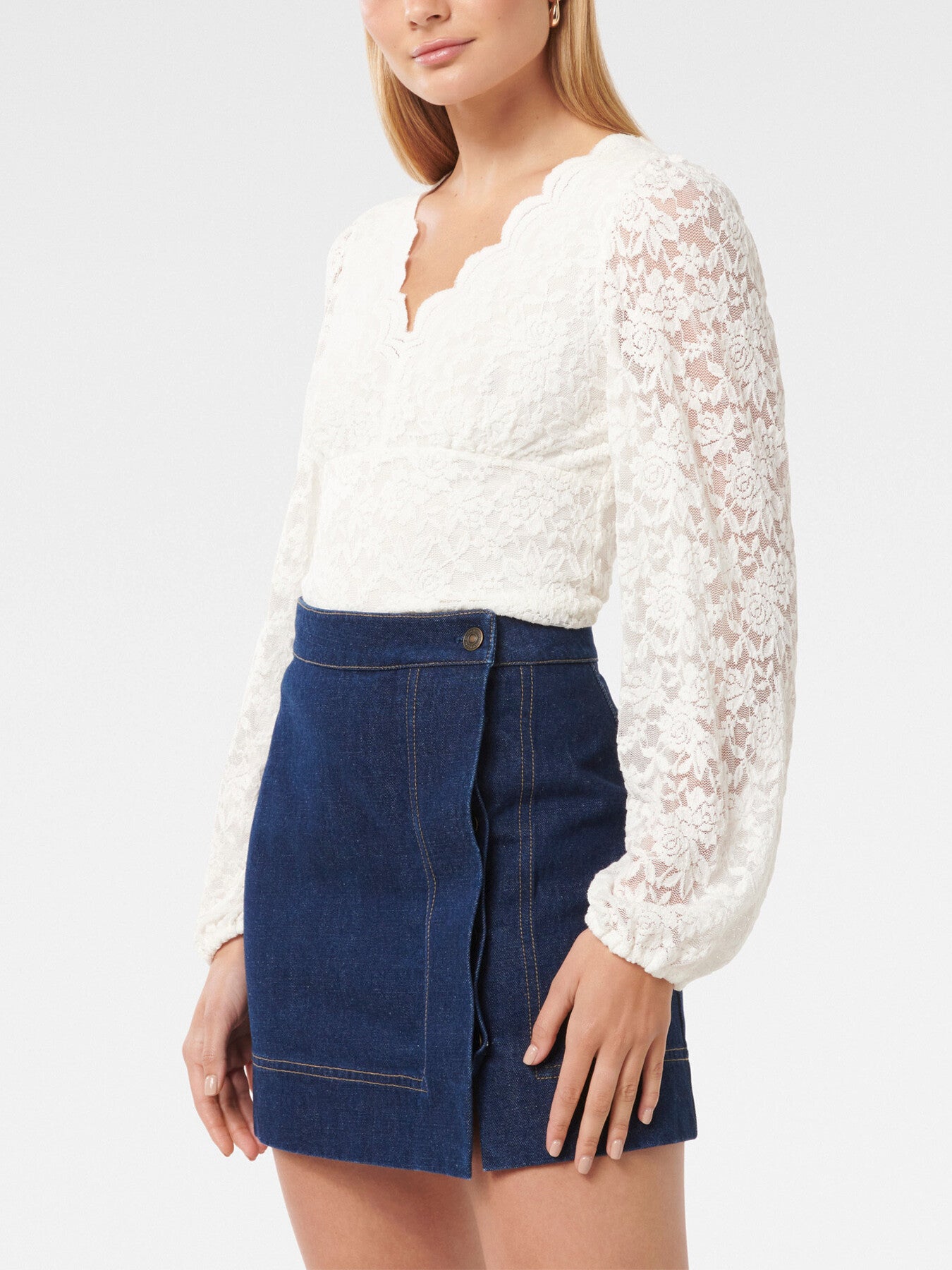 Yianna Lace Long Sleeves Top