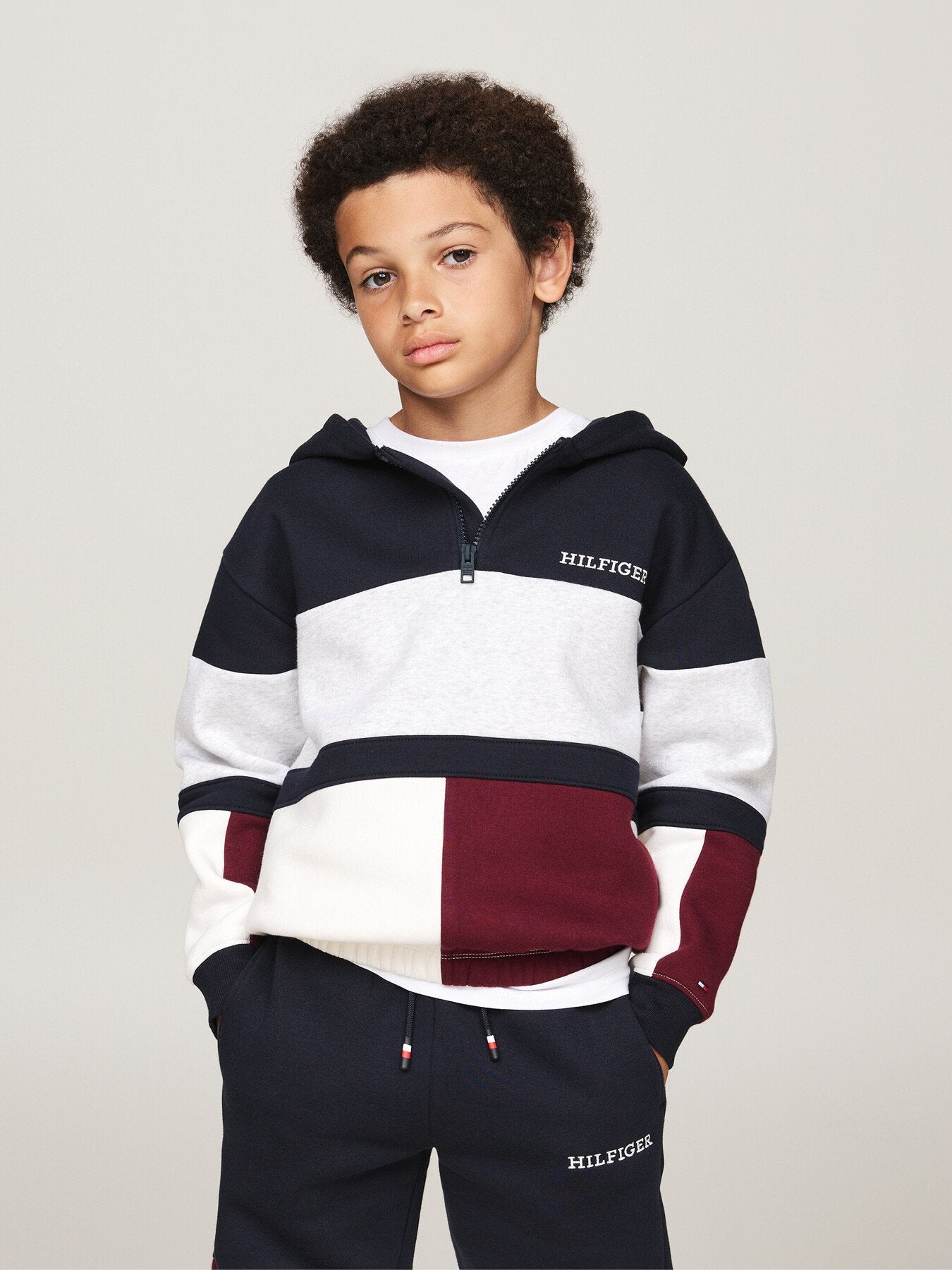 Colour-Blocked Quarter-Zip Hoodie