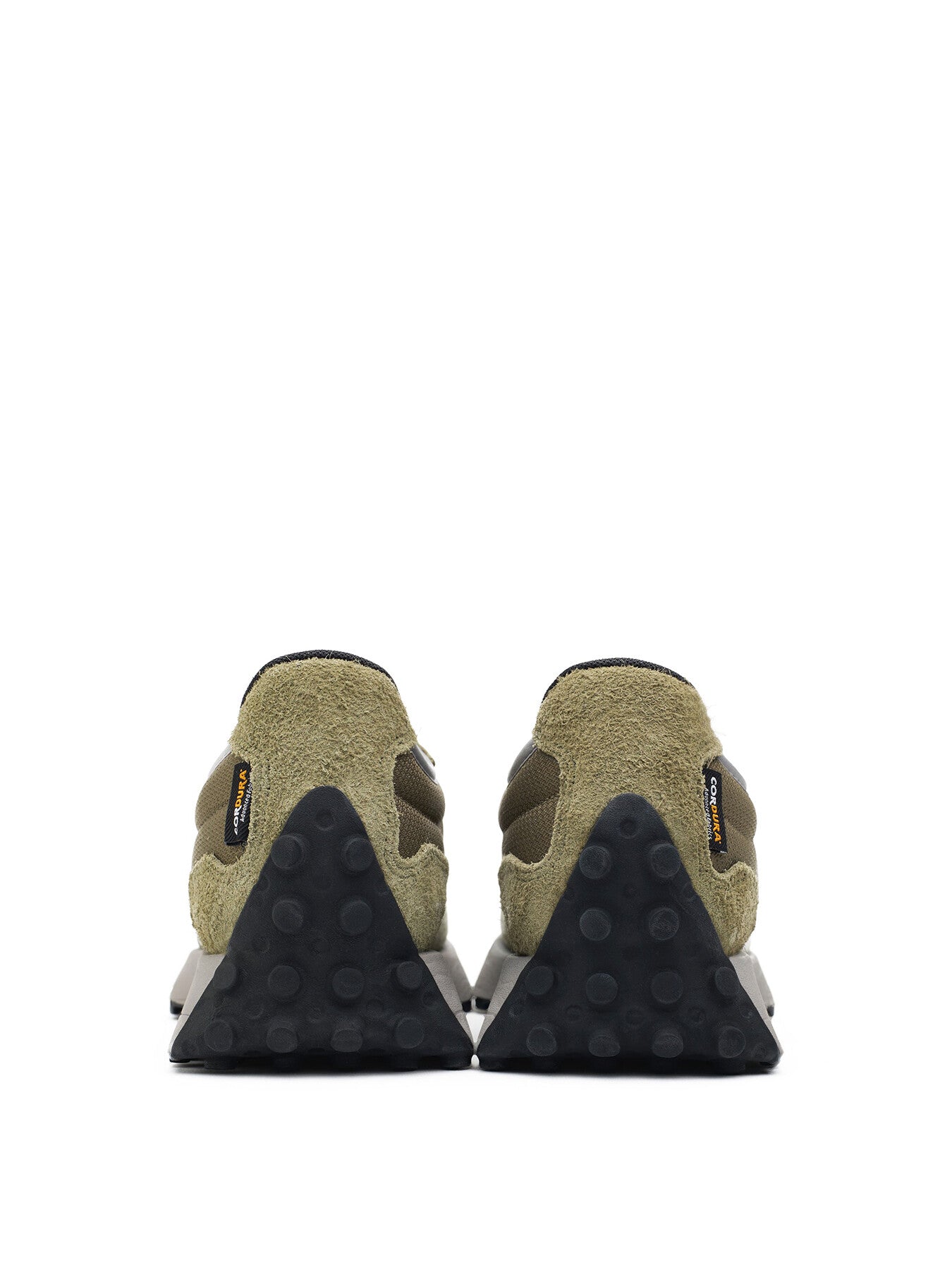 NEW BALANCE 327 Trainers