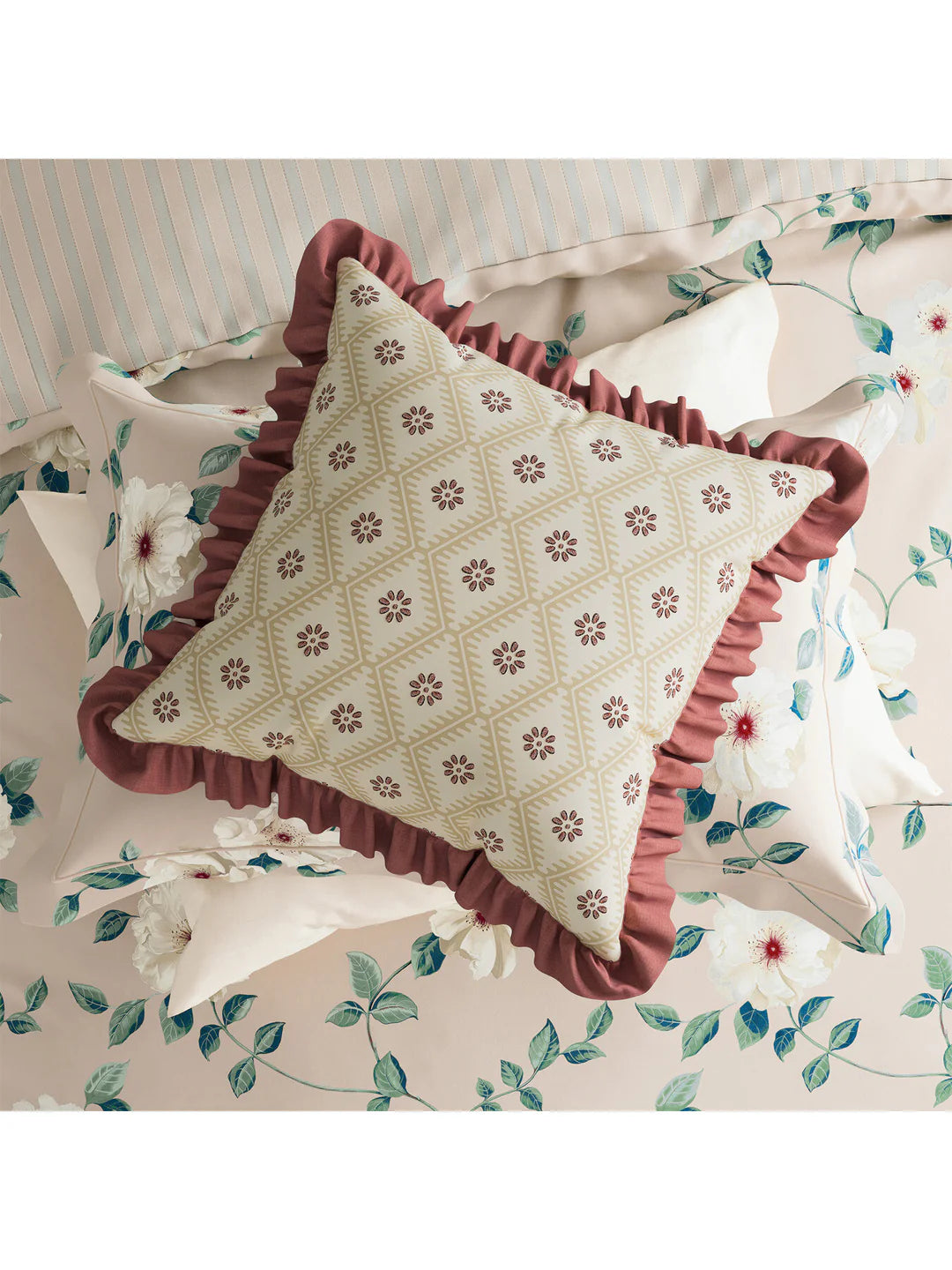 National Trust Poets Rose Collection with Matching Pillowcase