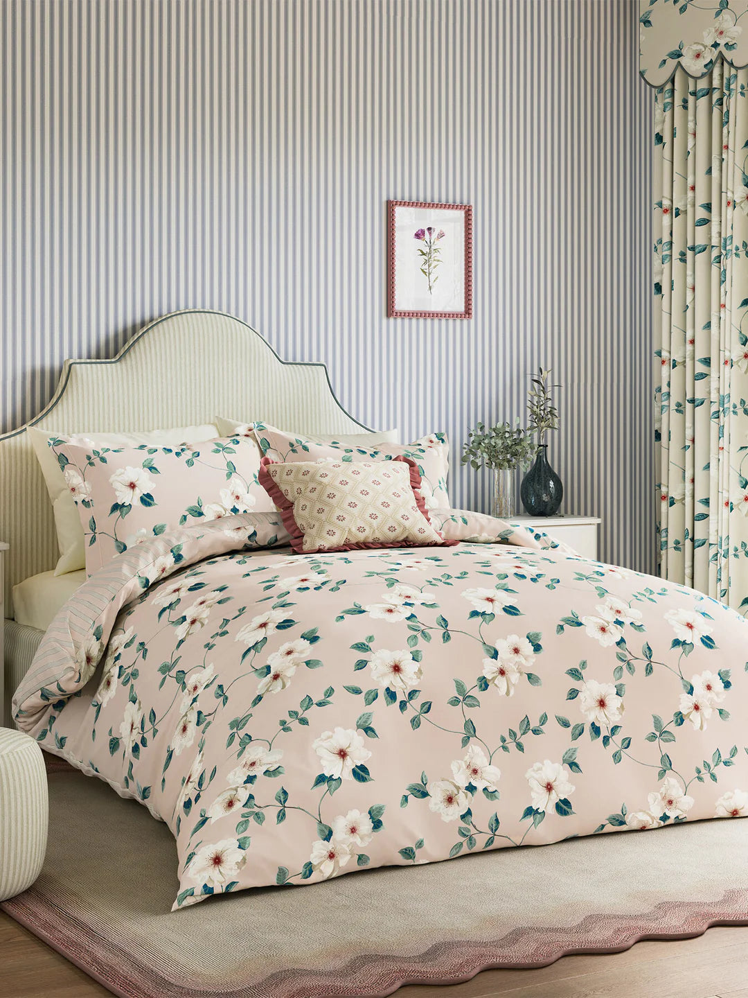 National Trust Poets Rose Collection with Matching Pillowcase