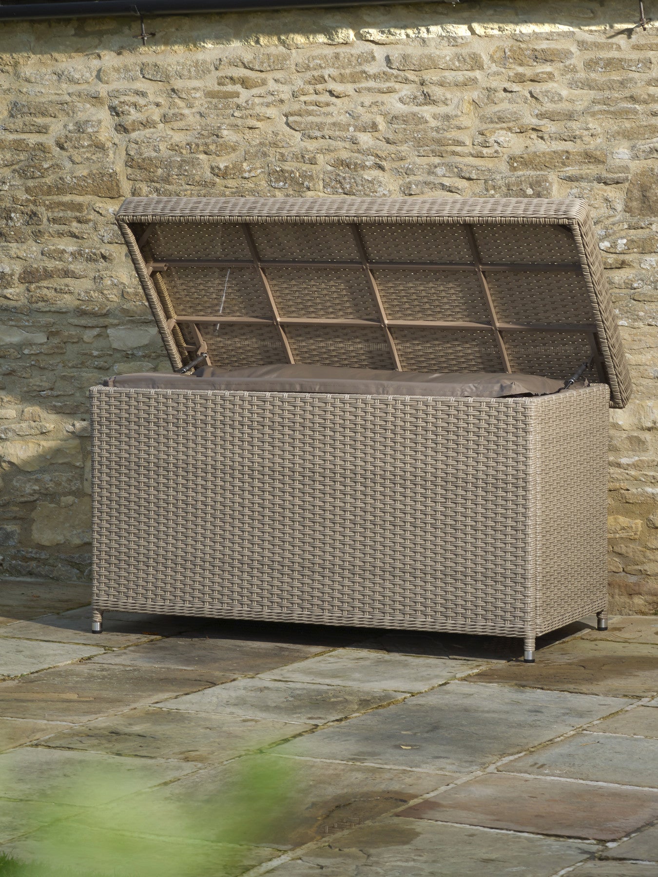 Hampstead Standard Cushion Box