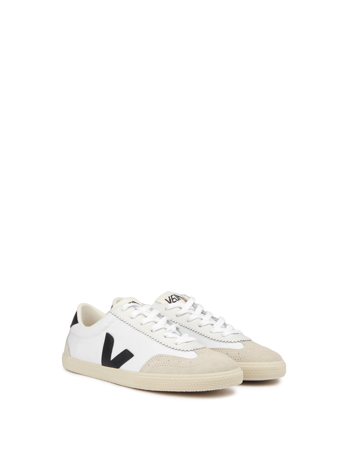 VEJA Volley Trainers