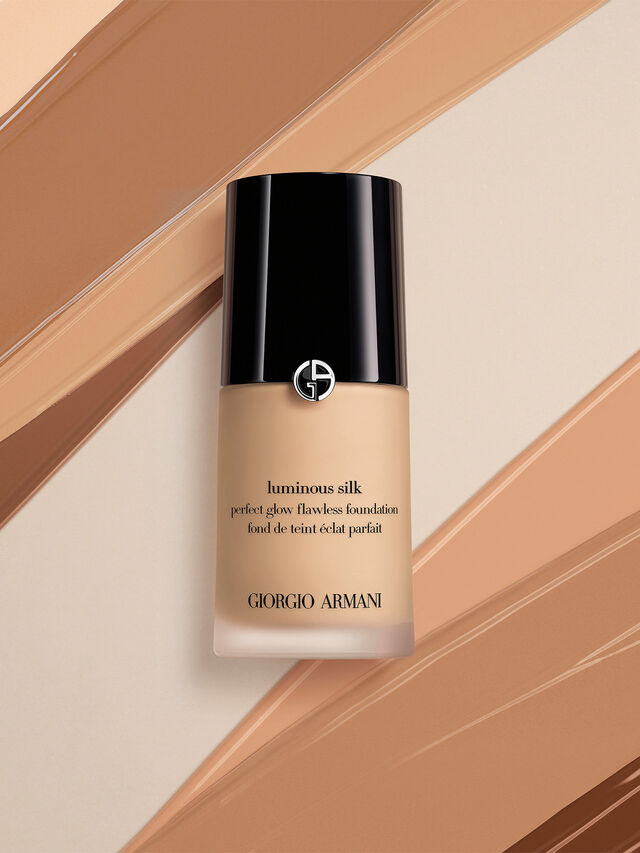 Giorgio Armani Makeup Luminous Silk Foundation Online Outlet, Save 63% |  jlcatj.gob.mx